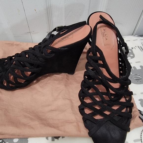 Alaia strappy sandals. - Picture 3 of 4